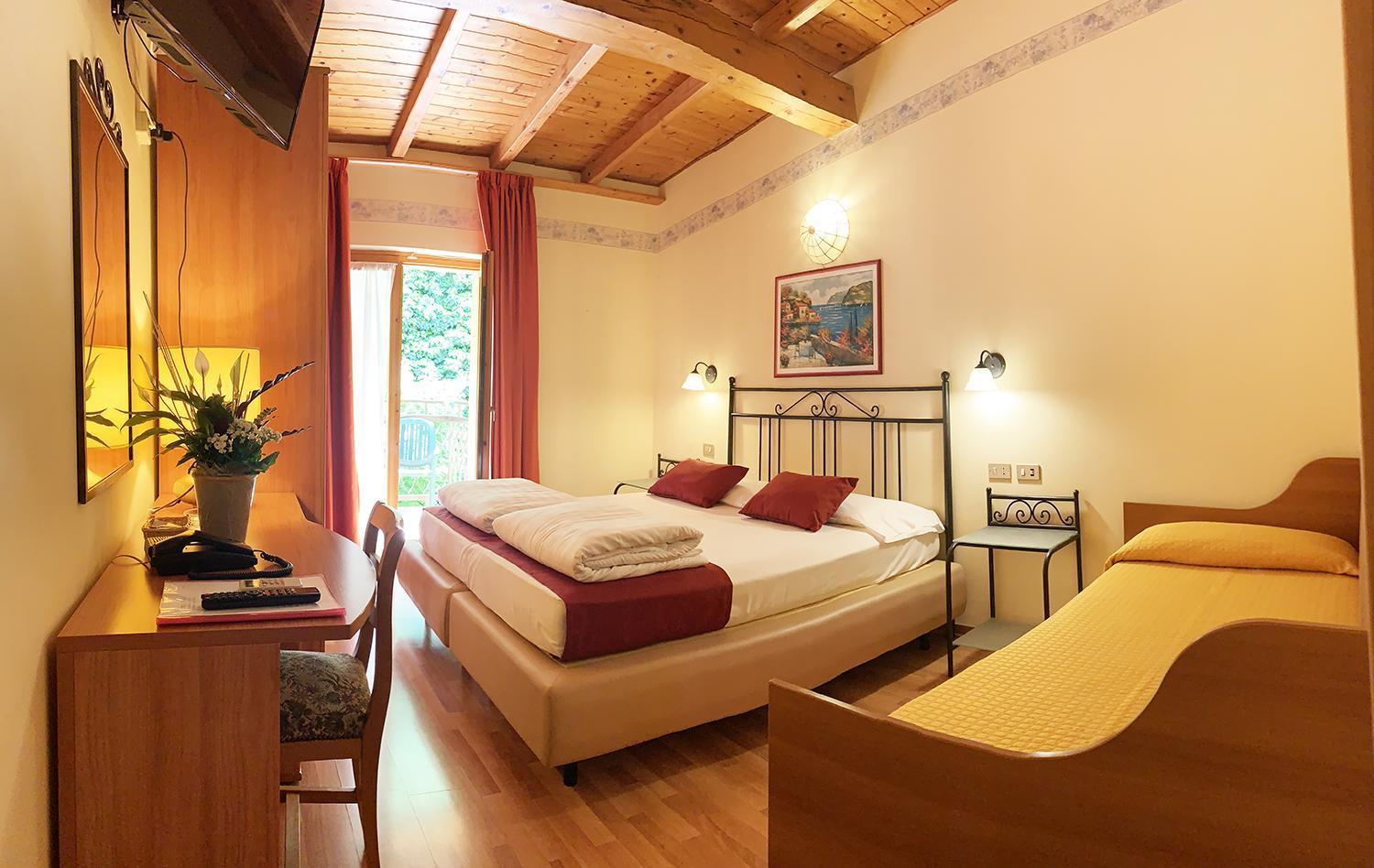 Hotel Rabay Brenzone sul Garda Luaran gambar