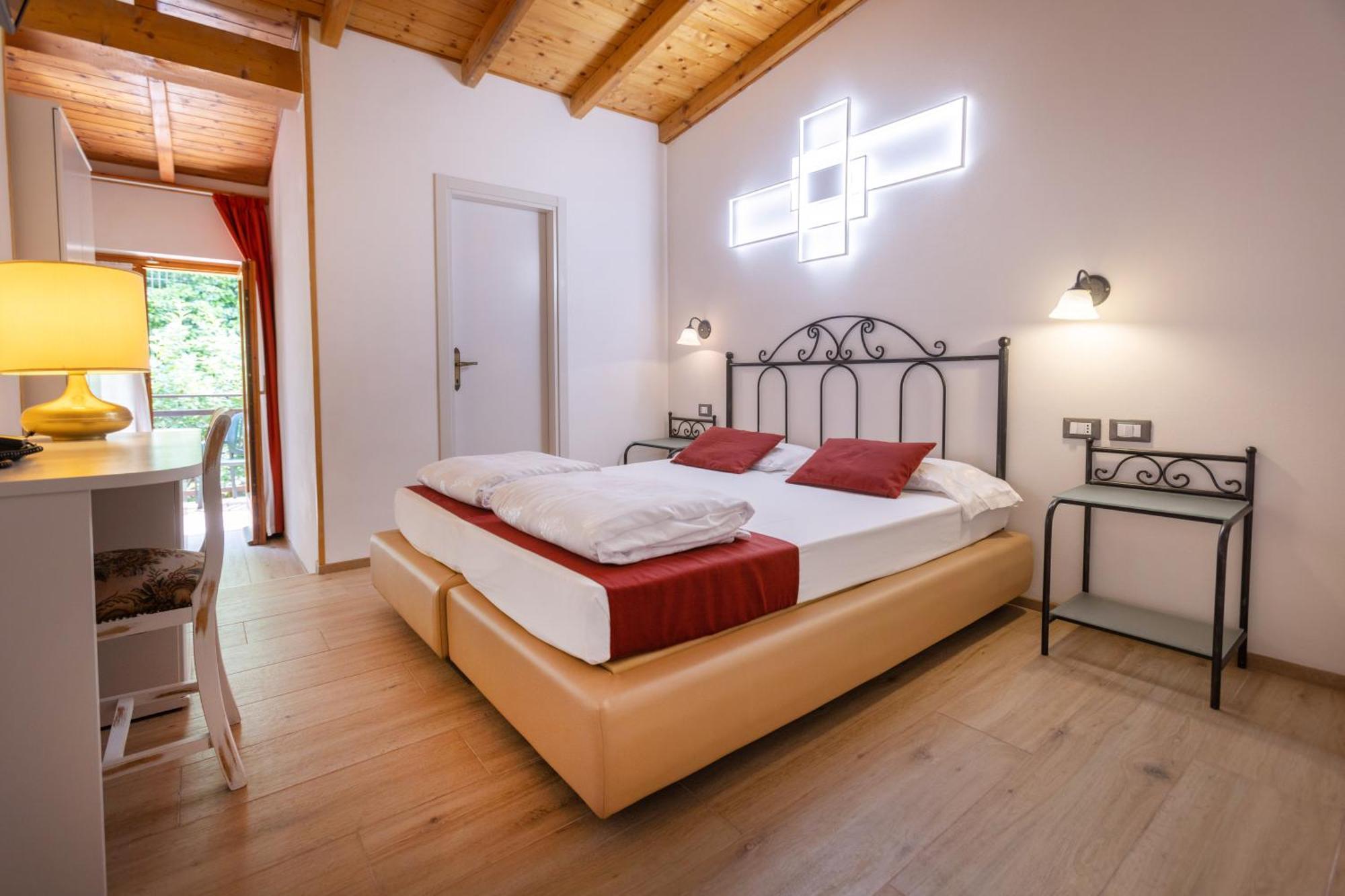 Hotel Rabay Brenzone sul Garda Luaran gambar