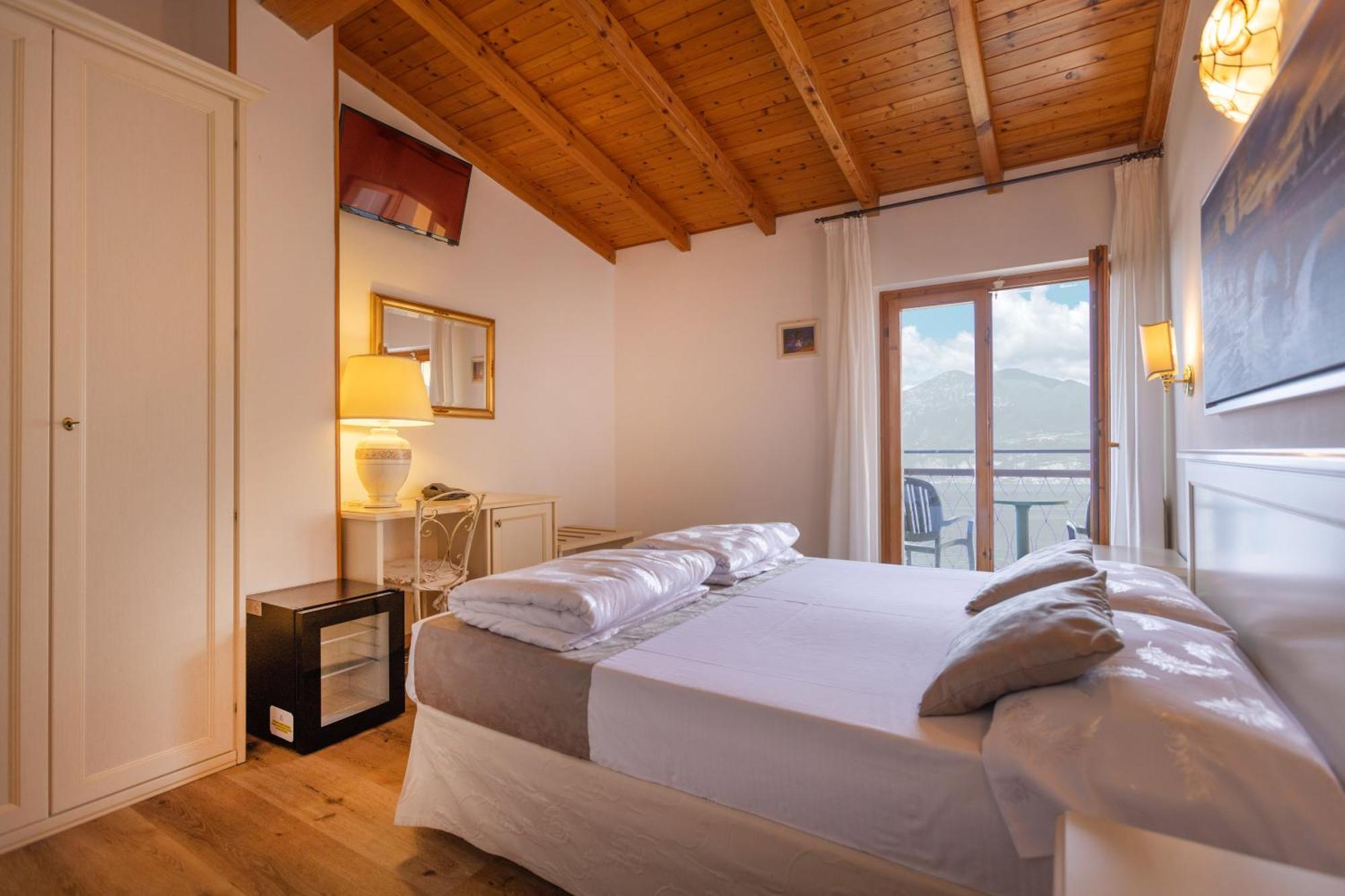 Hotel Rabay Brenzone sul Garda Luaran gambar